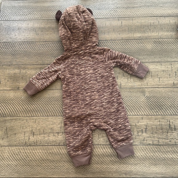 Adorable Reindeer zip up onesie - Picture 6 of 6